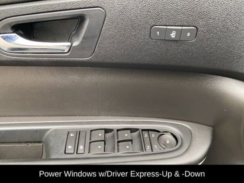 Used 2010 GMC Acadia SLT w/ Technology Package image 14