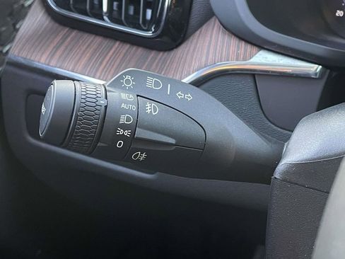 Used 2023 Volvo XC60 B5 Plus w/ Climate Package image 12