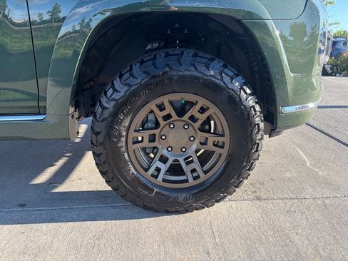 Used 2022 Toyota 4Runner Limited AWD/4WD image 11