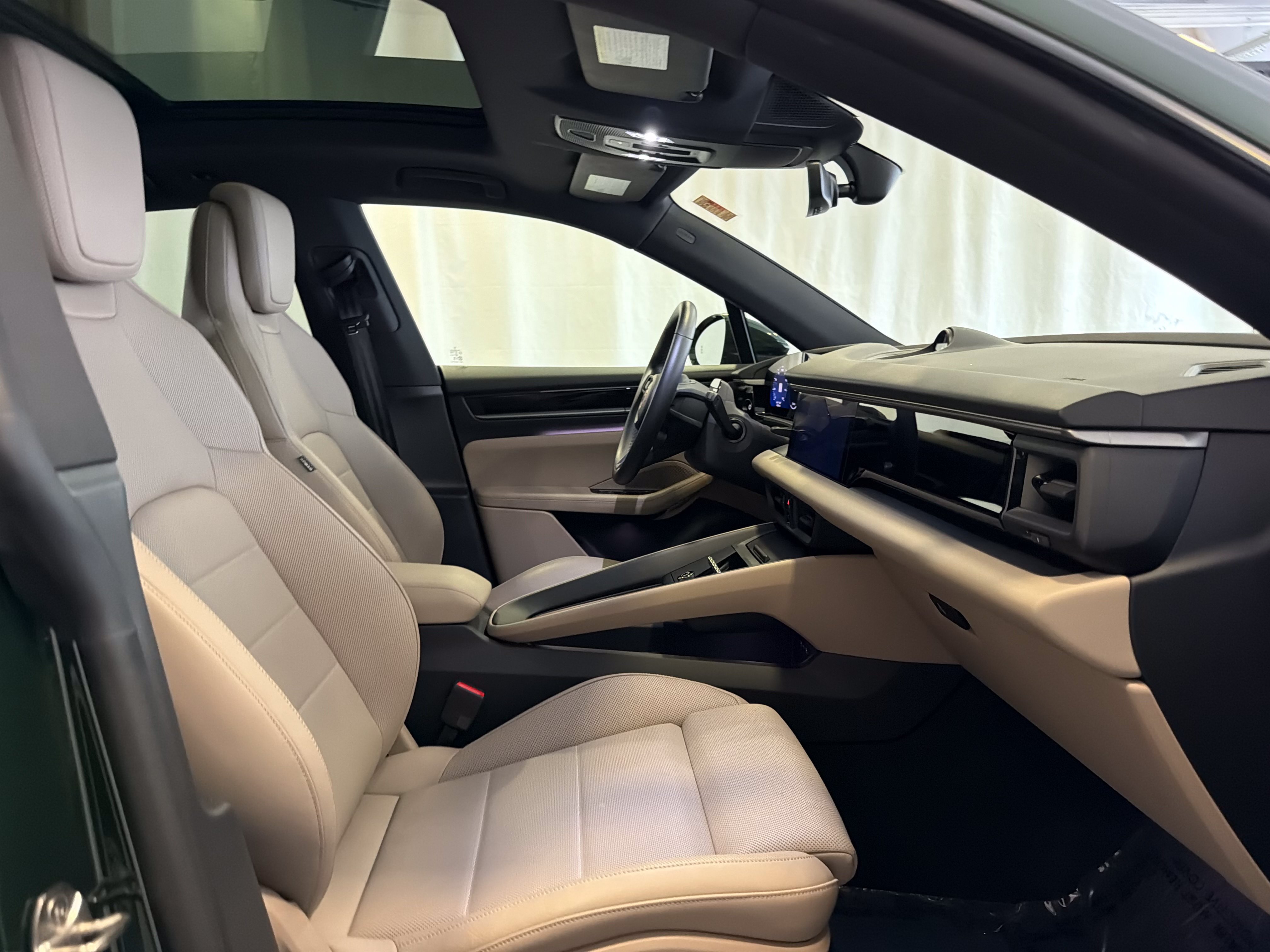 Certified 2026 Porsche Macan 4 Electric AWD/4WD image 16