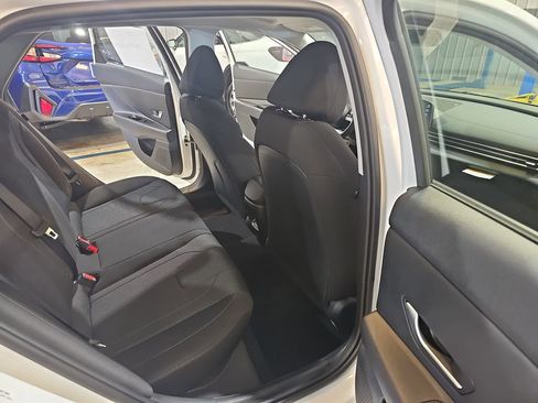 New 2026 Hyundai Elantra SE FWD image 11