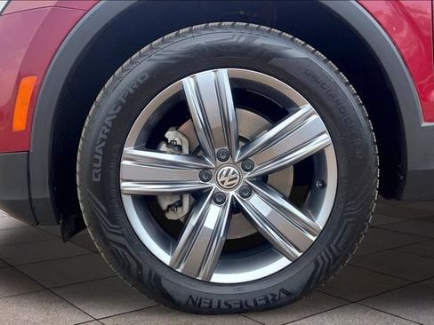 Used 2020 Volkswagen Tiguan SEL AWD/4WD image 9