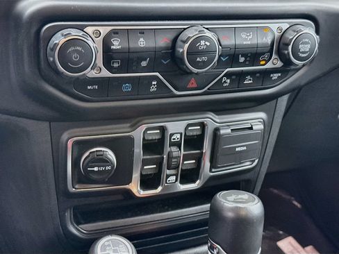 Certified 2023 Jeep Wrangler Unlimited Sahara AWD/4WD image 17