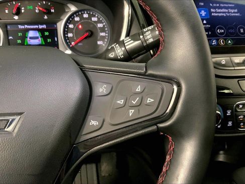 Used 2023 Chevrolet Equinox RS w/ RS Leather Package AWD/4WD image 19
