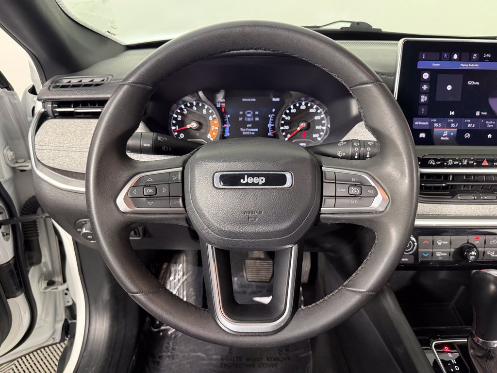 Used 2023 Jeep Compass Latitude AWD/4WD image 17