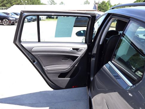 Used 2015 Volkswagen Golf TDI S FWD image 32