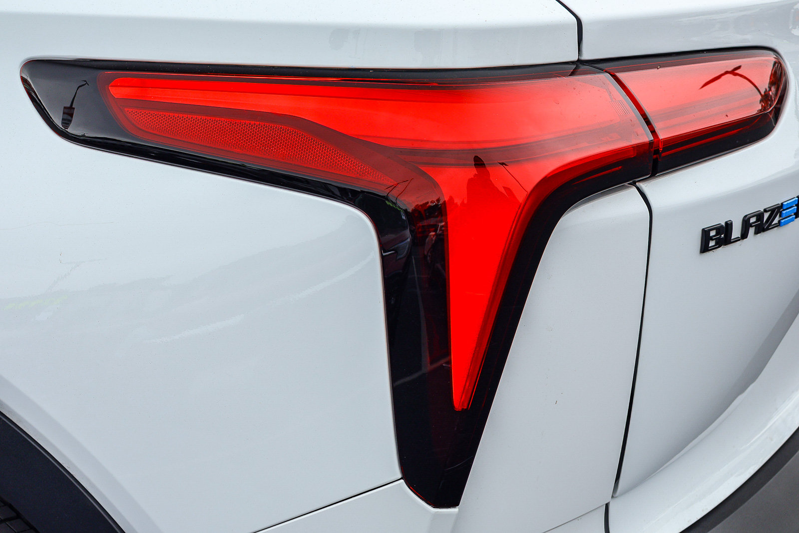 Used 2025 Chevrolet Blazer EV LT w/ Midnight/Sport Edition FWD image 24