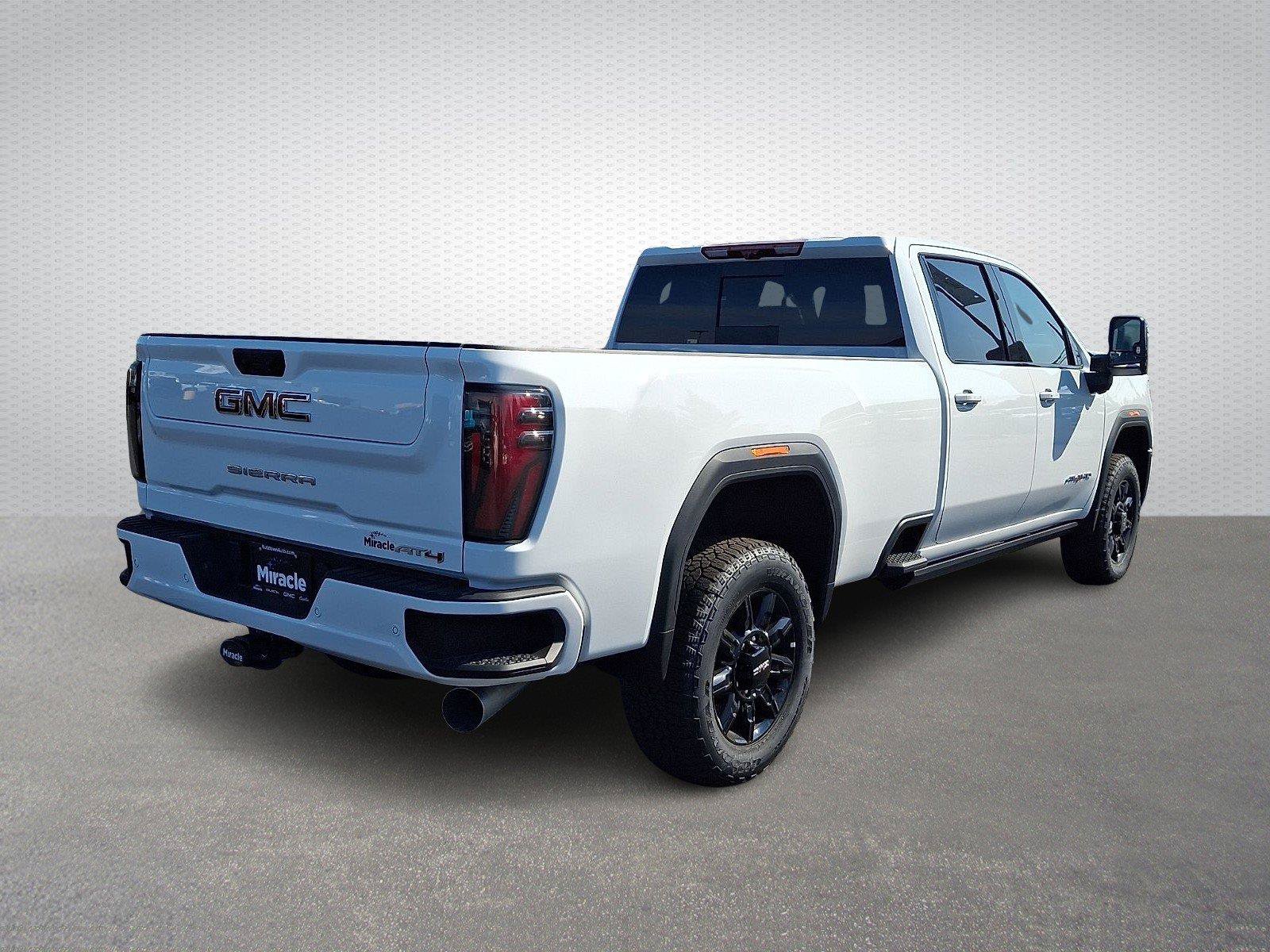 New 2026 GMC Sierra 2500 AT4 w/ AT4 Premium Plus Package AWD/4WD image 4