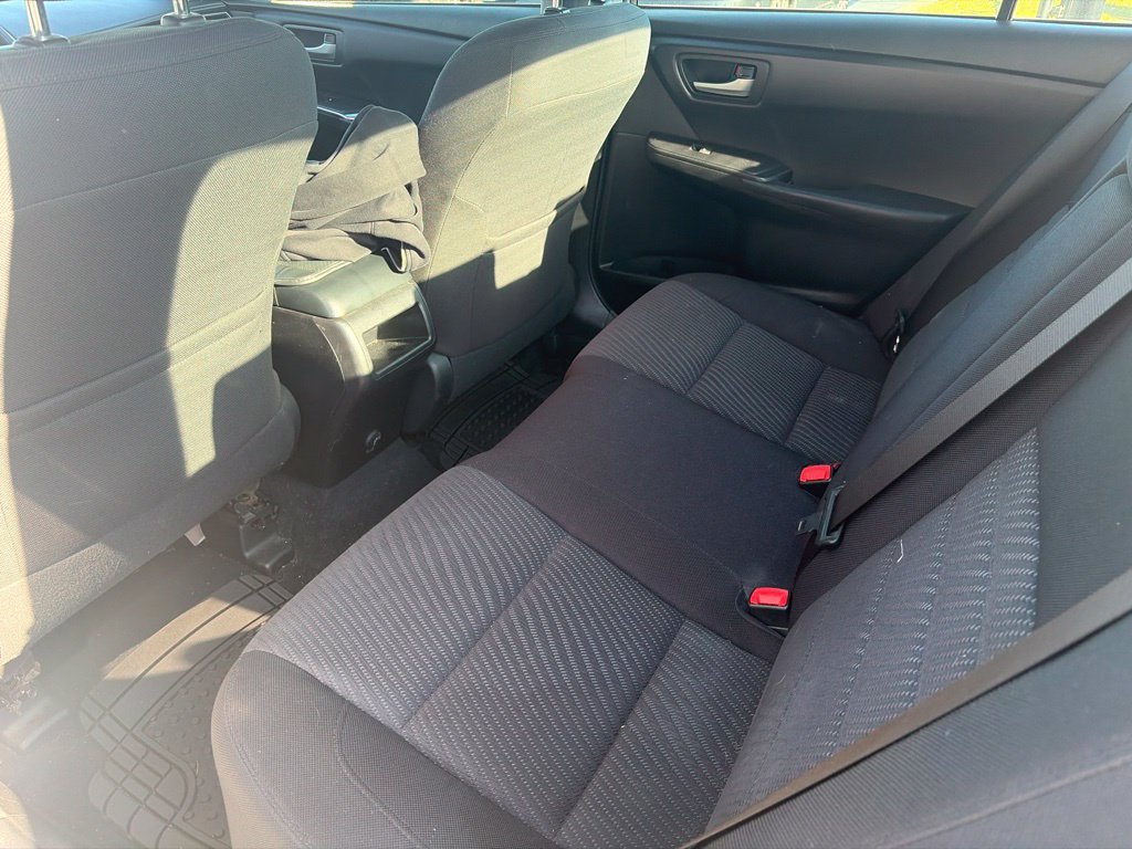 Used 2017 Toyota Camry LE FWD image 14