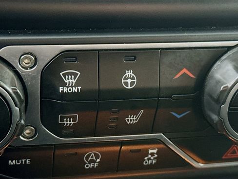 Used 2021 Jeep Wrangler Unlimited Sahara image 12