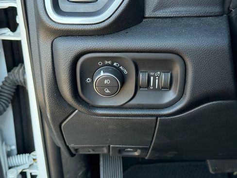 Used 2024 RAM 2500 Laramie AWD/4WD image 19