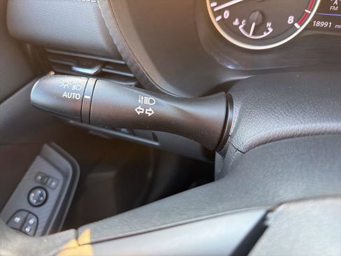 Used 2025 Nissan Sentra SV FWD image 27
