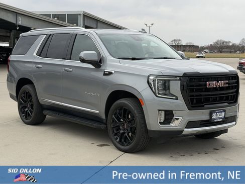 Used 2024 GMC Yukon SLT w/ SLT Premium Package image 4