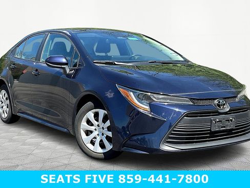 Used 2024 Toyota Corolla LE image 3