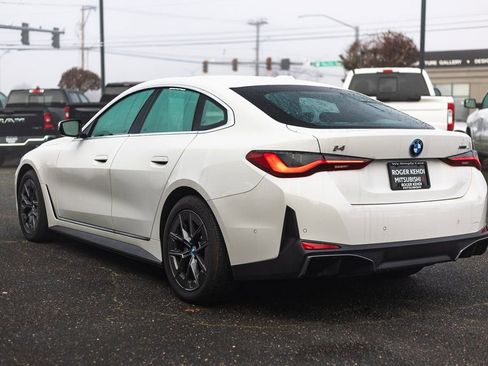 Used 2024 BMW i4 xDrive40i image 10
