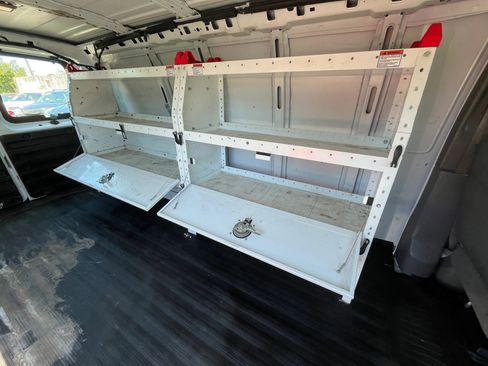 Used 2014 GMC Savana 2500 image 21