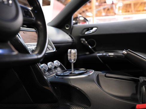 Used 2011 Audi R8 V10 image 77