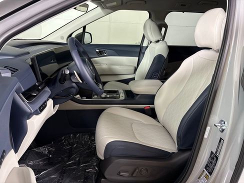 New 2026 Kia Carnival EX image 16