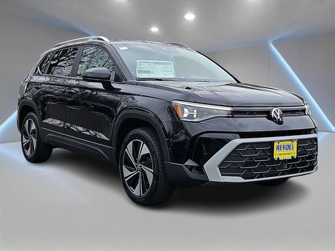 New 2026 Volkswagen Taos SE AWD/4WD image 3