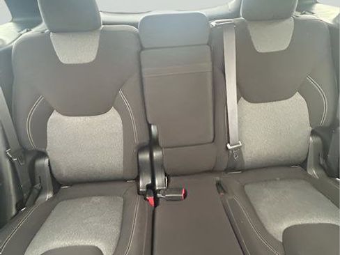 Used 2016 Jeep Cherokee Sport image 14