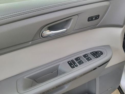 Used 2016 GMC Acadia SLT w/ Open Road Package image 16