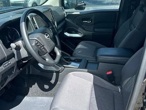 Used 2025 Nissan Frontier SV RWD image 10