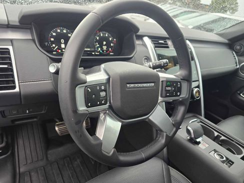 Used 2025 Land Rover Discovery Dynamic SE AWD/4WD image 24