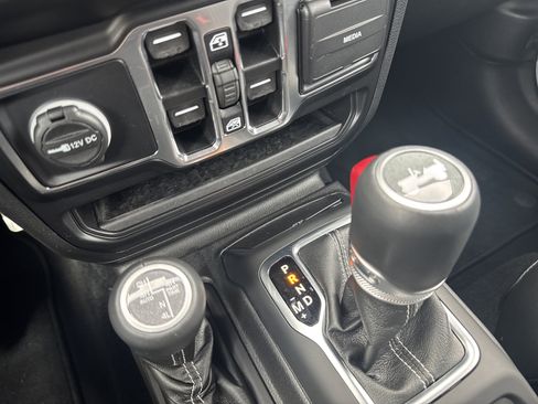 Used 2022 Jeep Wrangler Unlimited Sahara w/ Cold Weather Group image 24