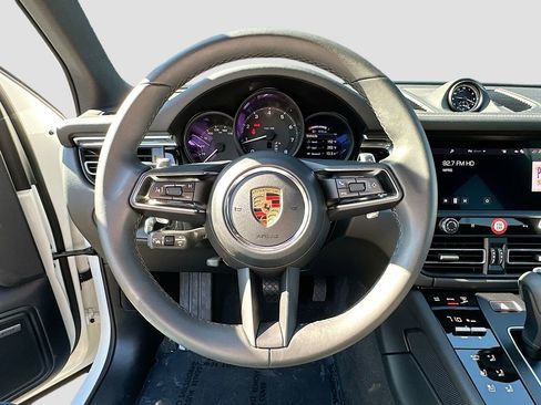 Certified 2026 Porsche Macan AWD/4WD image 12