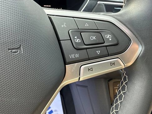 Used 2022 Volkswagen Tiguan SE AWD/4WD image 22