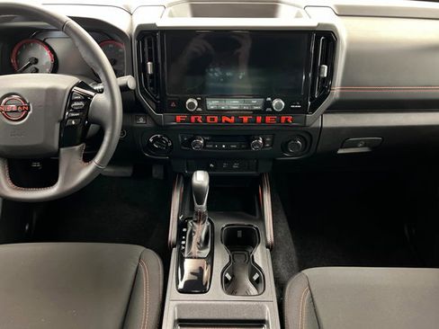 Certified 2025 Nissan Frontier PRO-4X image 13