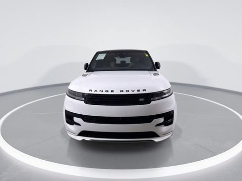 Used 2024 Land Rover Range Rover Sport Dynamic SE AWD/4WD image 3