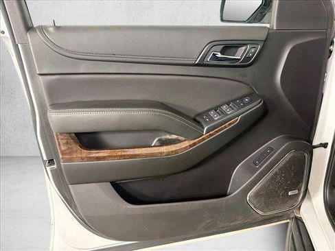 Used 2019 Chevrolet Suburban LT RWD image 11
