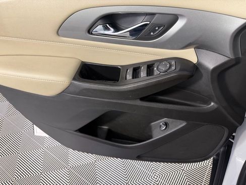 Used 2023 Chevrolet Traverse LT image 22