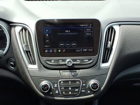 Used 2025 Chevrolet Malibu LT FWD image 15