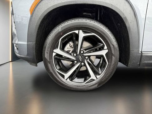 Used 2021 Chevrolet TrailBlazer RS w/ Sun and Liftgate Package AWD/4WD image 9