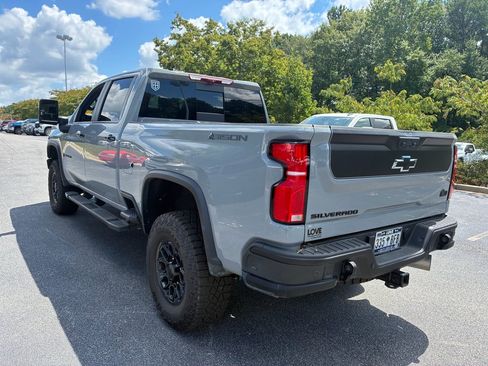 Used 2024 Chevrolet Silverado 2500 ZR2 w/ ZR2 Bison Edition AWD/4WD image 4