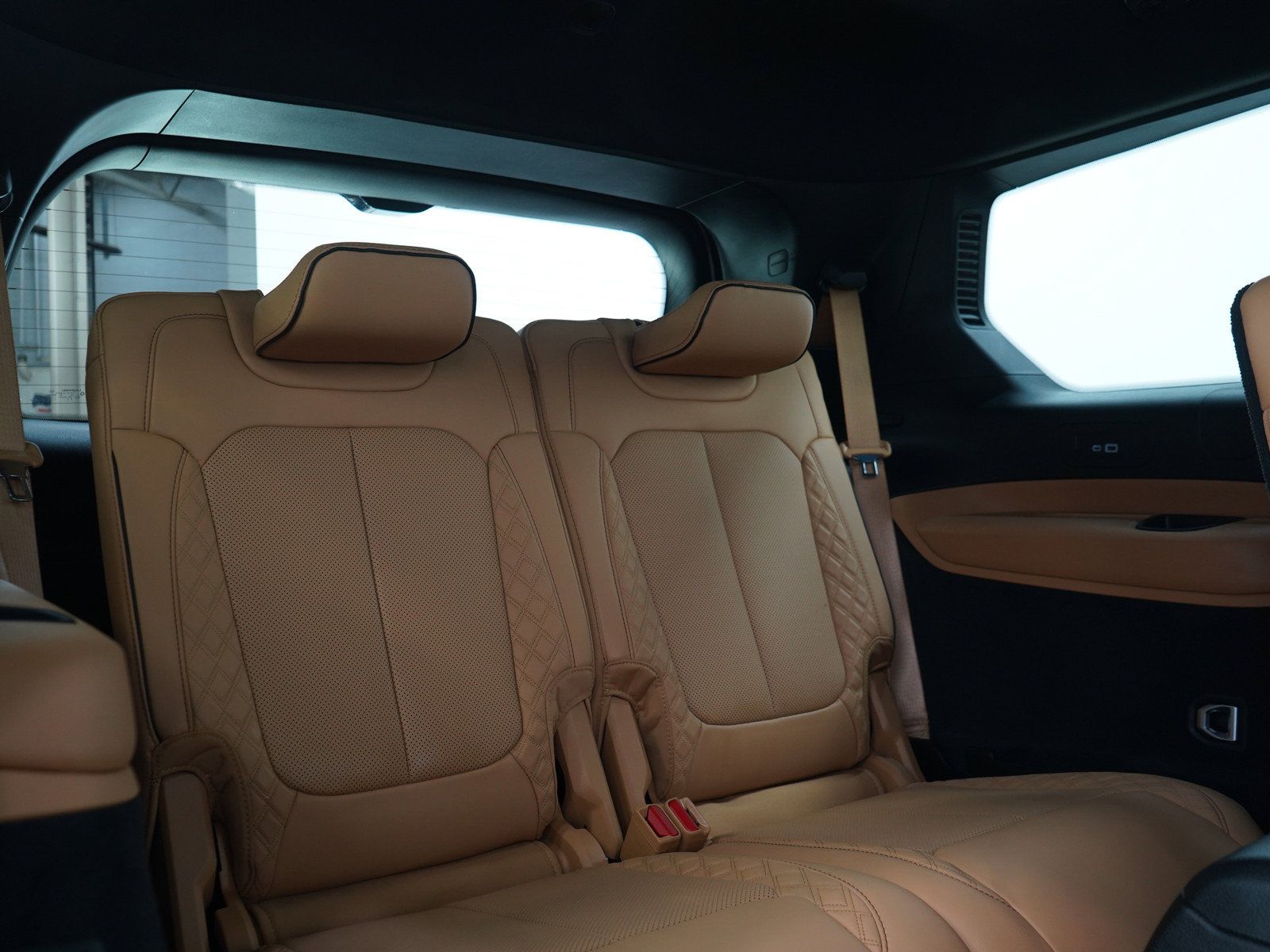 Used 2025 Jeep Grand Cherokee L Summit AWD/4WD image 14
