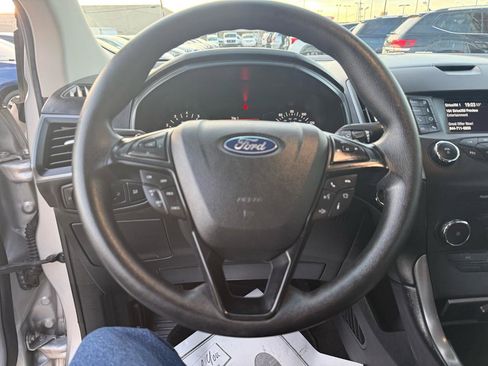 Used 2019 Ford Edge SE AWD/4WD image 16