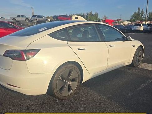 Used 2023 Tesla Model 3 Standard Range image 3