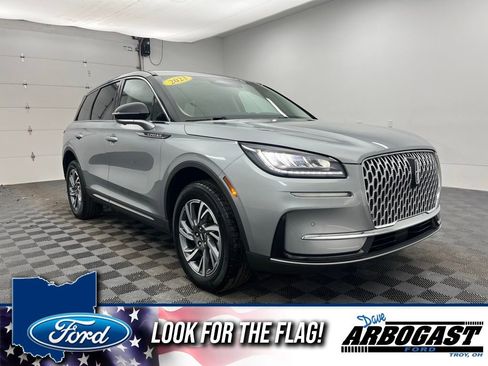 Used 2023 Lincoln Corsair Standard w/ Equipment Group 101A image 1