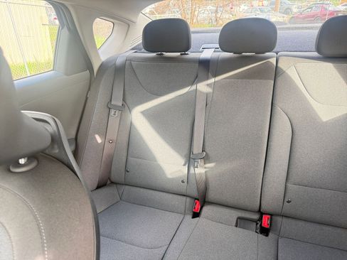 Used 2025 Kia K4 LXS image 39