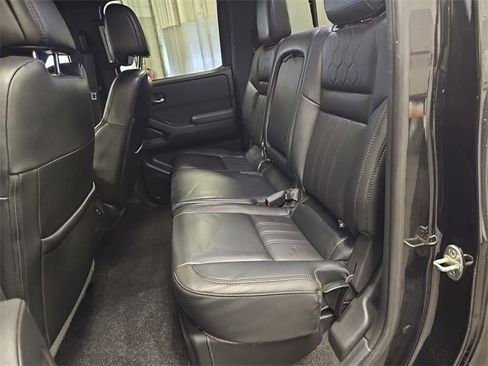 Used 2022 Nissan Frontier PRO-4X w/ Pro-4X Premium Package image 14