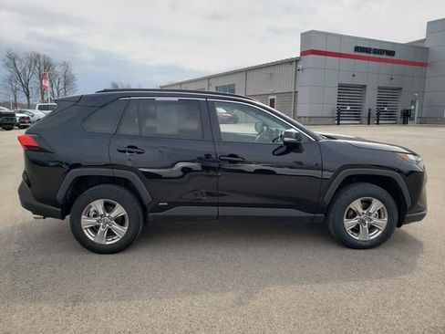 Used 2025 Toyota RAV4 XLE image 4