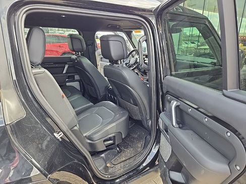 Used 2023 Land Rover Defender 130 X-Dynamic SE image 19