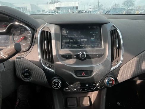 Used 2017 Chevrolet Cruze LT w/ Convenience Package image 12
