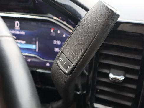 Used 2025 Chevrolet Silverado 1500 LT RWD image 18