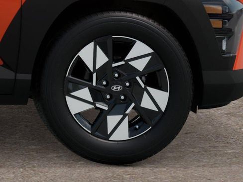Used 2025 Hyundai Kona SEL FWD image 8