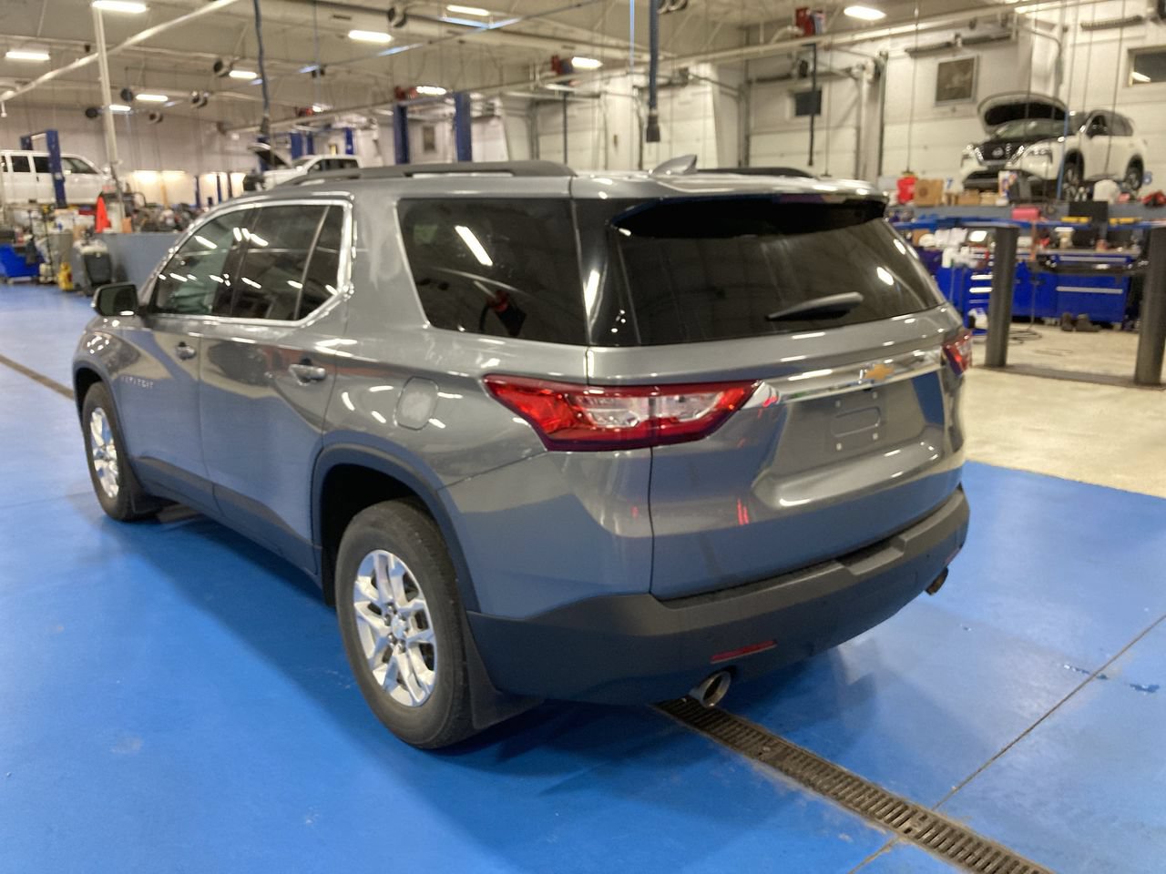 Used 2021 Chevrolet Traverse LT w/ LPO, Floor Liner Package AWD/4WD image 5