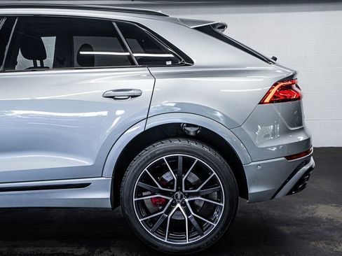 Used 2023 Audi Q8 Premium Plus w/ Premium Plus Package AWD/4WD image 13